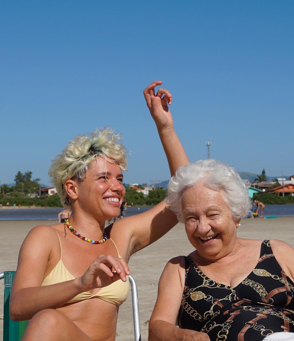 Bruna Linzmeyer com a avó — Foto: Reprodução/Instagram