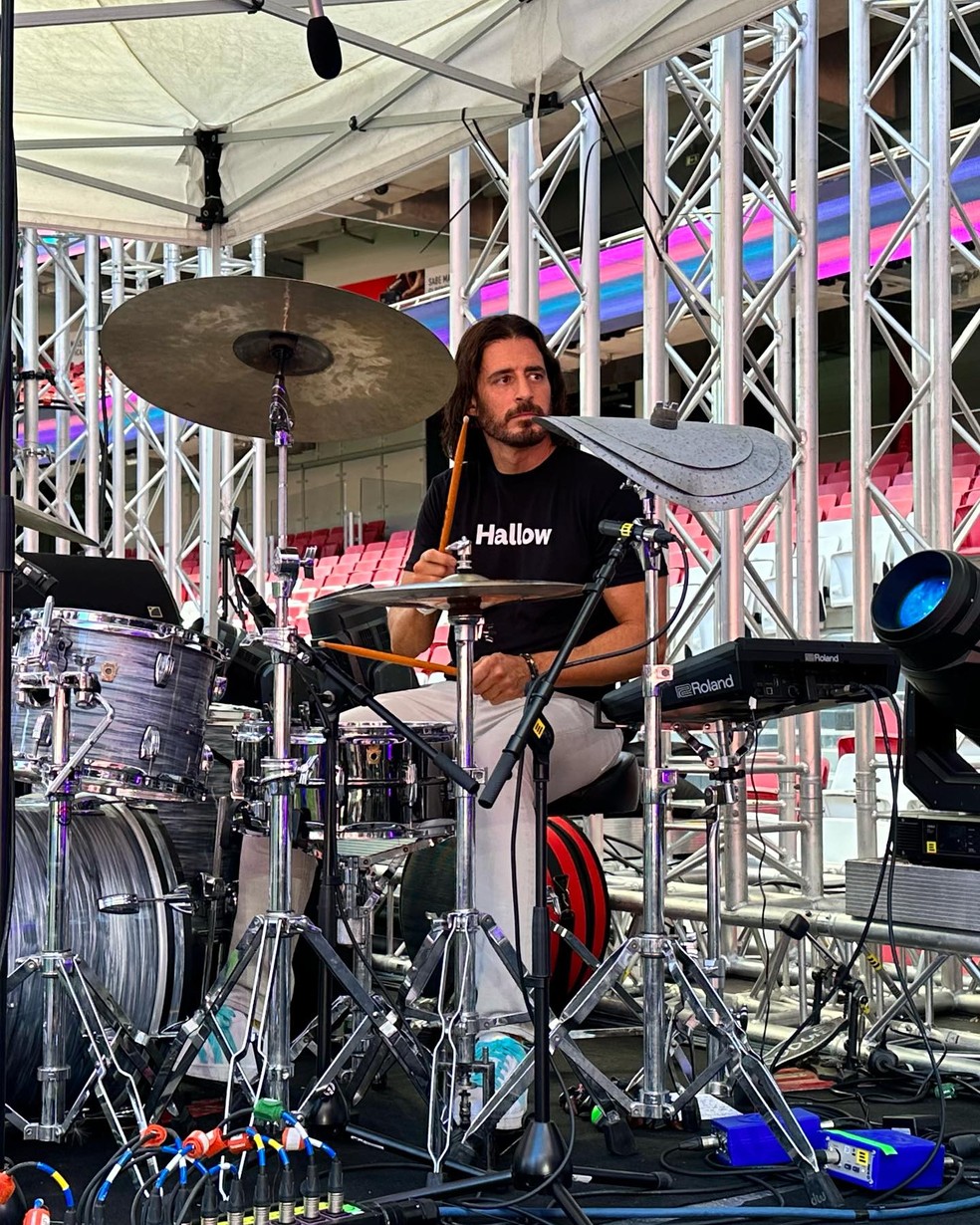 Jonathan Roumie, o Jesus de 'The Chosen', é baterista e já teve ...