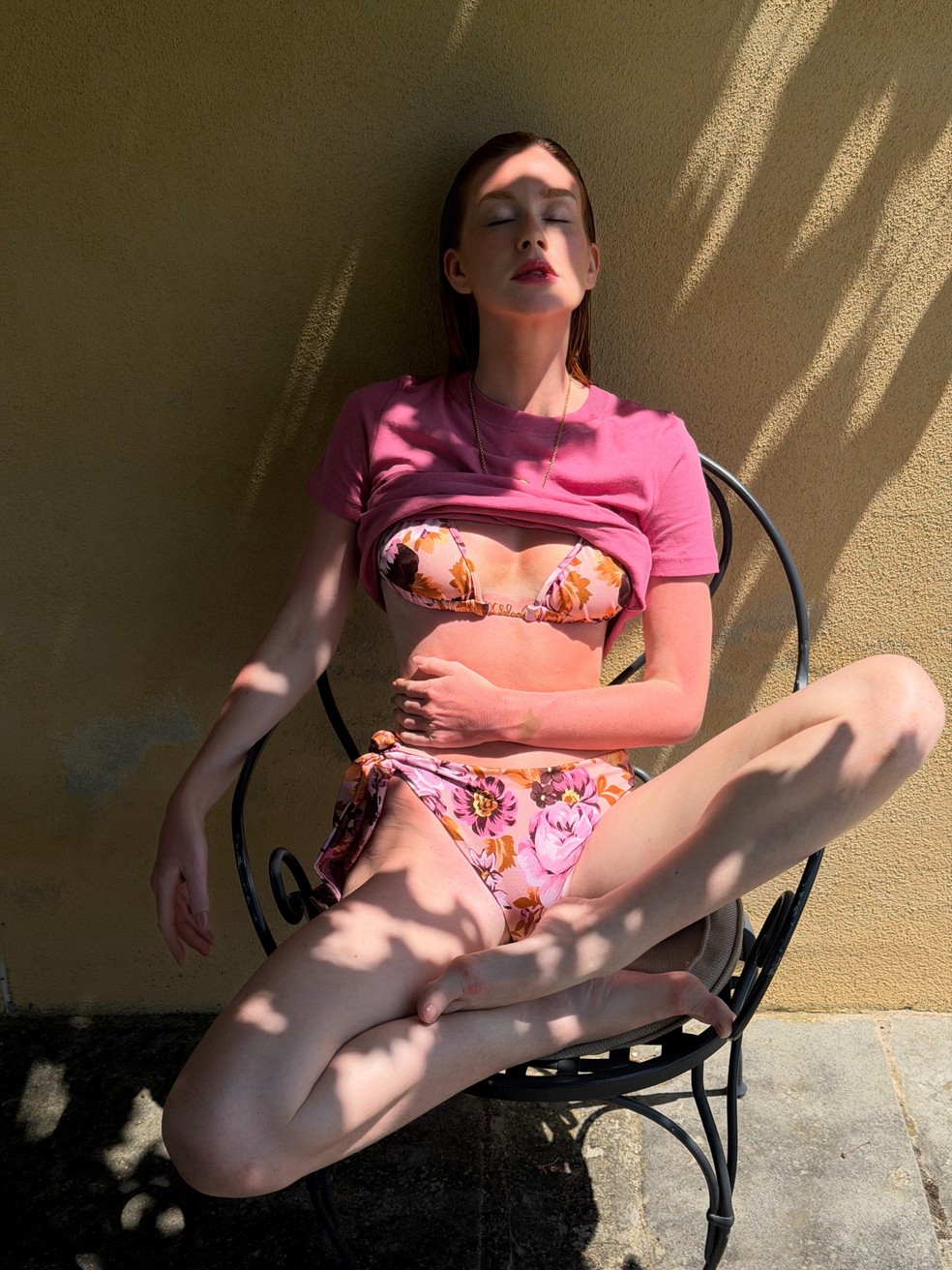 Marina Ruy Barbosa eleva a temperatura ao compartilhar cliques de biquíni — e topless — na Toscana — Foto: Reprodução/Instagram