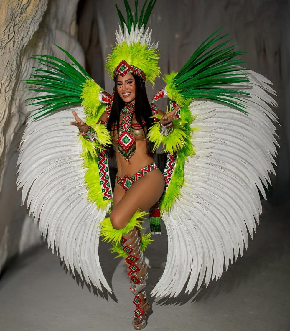 Isabelle Nogueira, musa da Grande Rio — Foto: @maurojorgefotografia