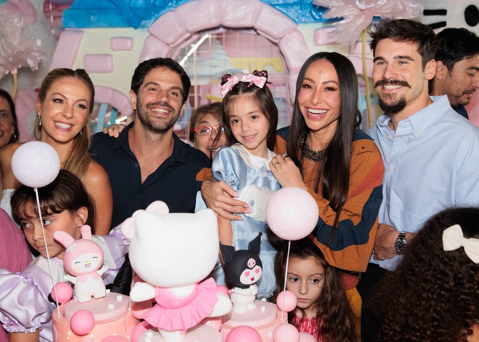 Parabéns da Zoe, filha de Sabrina Sato e Duda Nagle — Foto: Clayton Felizardo / BrazilNews