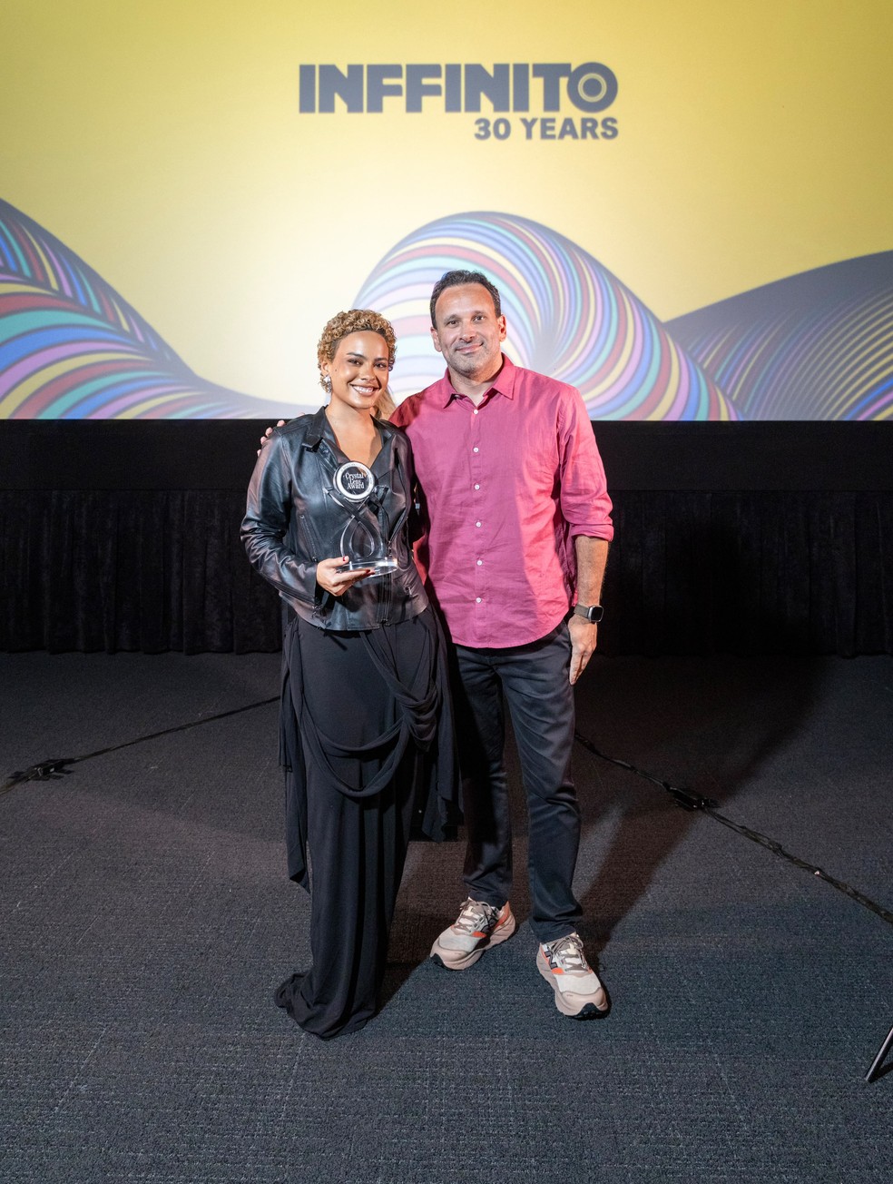 Bella Campos e o diretor Bruno Bini no Inffinito Brazilian Film Festival — Foto: Demetrius Borges