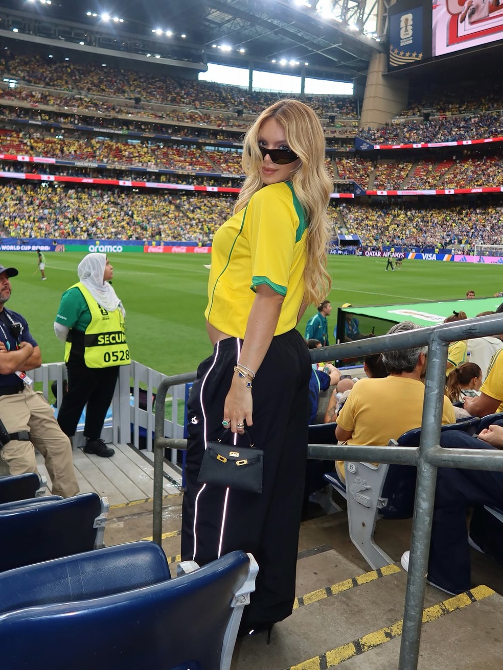 Gabriely em jogo do Brasil — Foto: Reprodução/Instagram