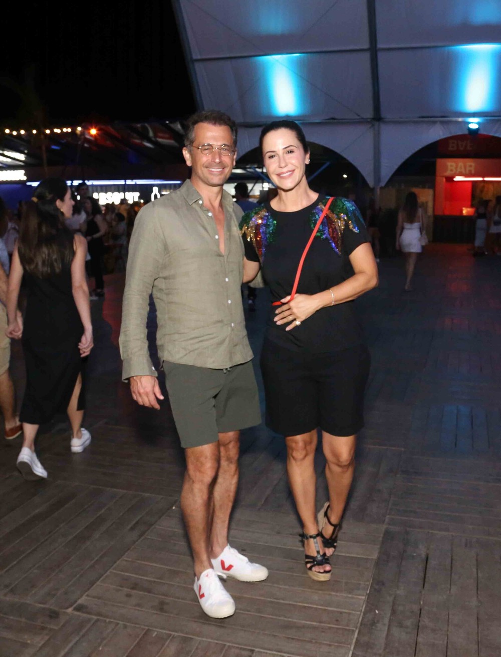 Guilhermina Guinle faz trilha com o marido, irmão de Giovanna Antonelli