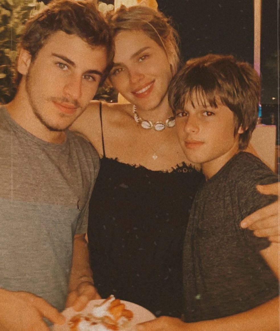 Carolina Dieckmann posta foto rara dos dois filhos juntos; confira