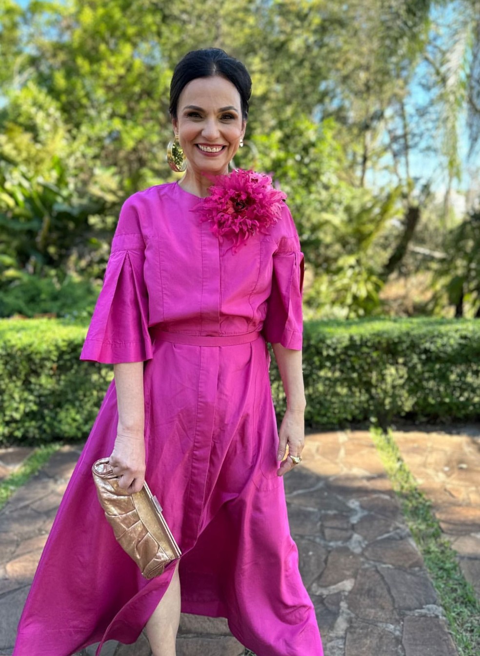 A atriz Yara de Novaes, mãe do noivo — Foto: Reprodução/Instagram