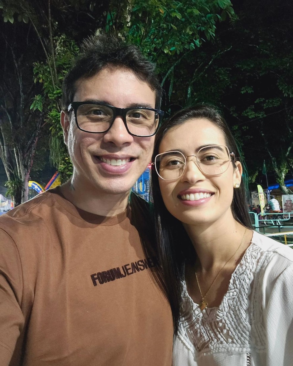 Ayres Sasaki e a esposa, Mariana — Foto: Reprodução/Instagram