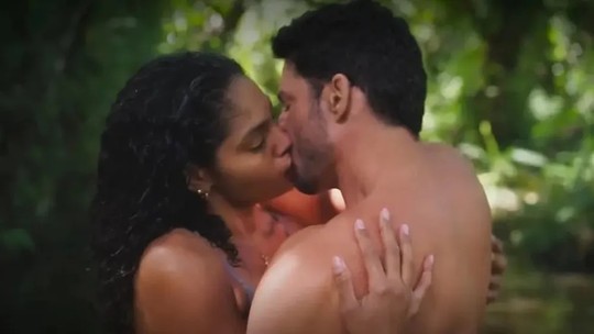 Barbara Reis entrega bastidores das cenas de sexo com Cauã Reymond