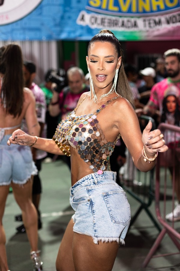 Ivy Moraes ostenta shape sarado e cintura fina em ensaio de carnaval: 'Toda  sarada' - Notícias desde o Sul de Minas Gerais - Brasil e Internacional