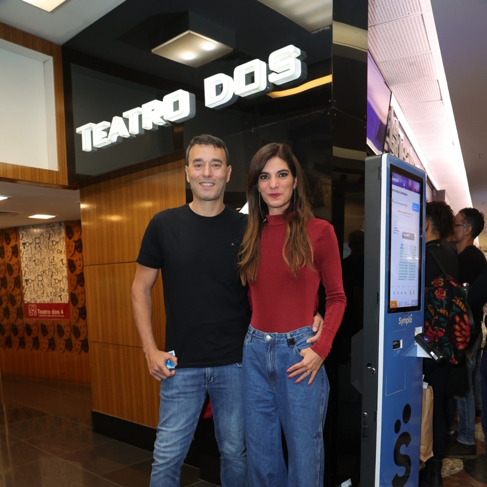 Andréia Sadi e André Rizek fazem aparição rara juntos em estreia de ...