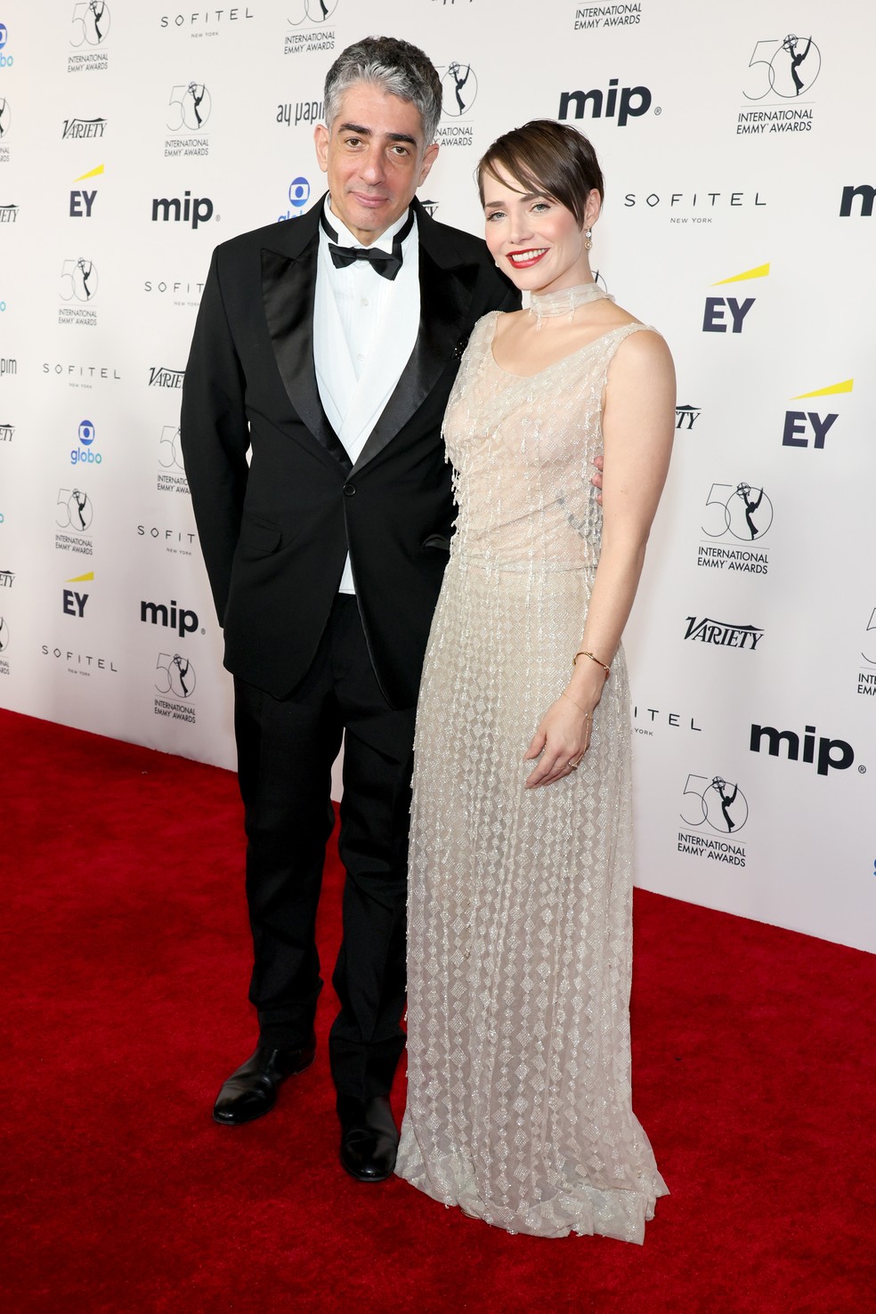 Michel Melamed e Letícia Colin no Emmy Internacional — Foto: Getty Images