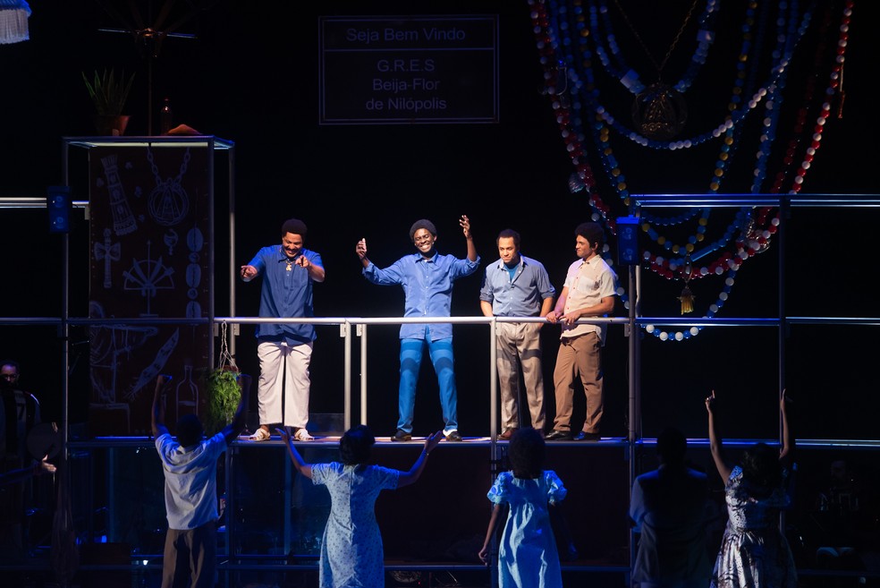 Cena de 'O Neguinho da Beija-Flor – Musical' — Foto: Letycia Miller/BrazilNews