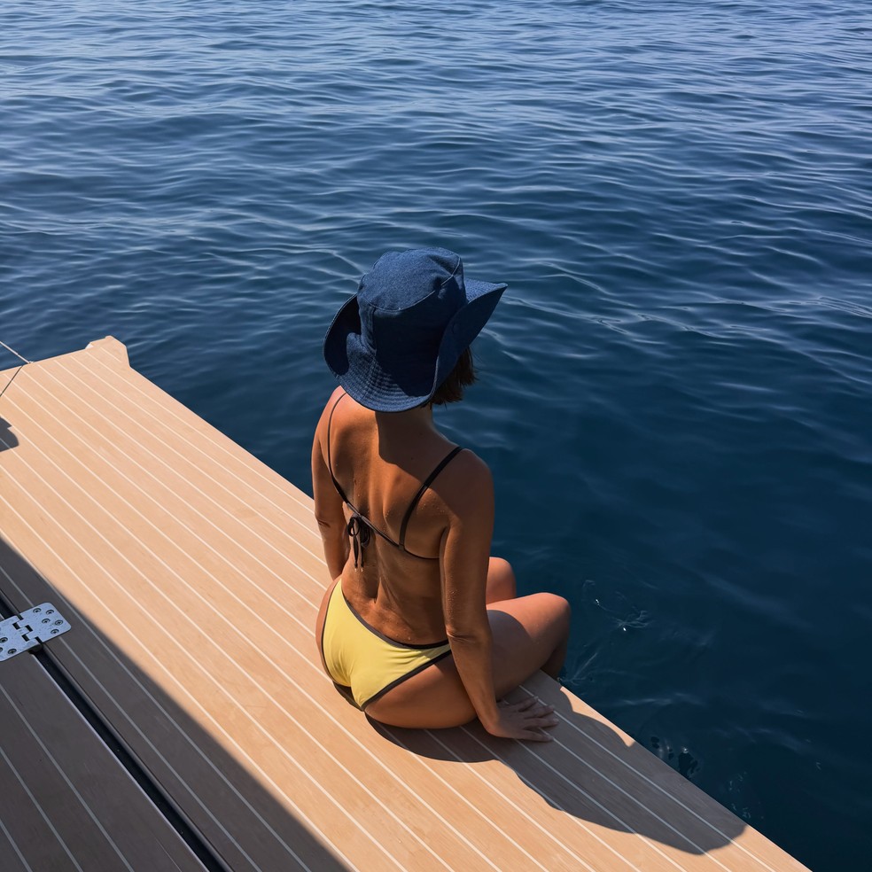 Vera Viel curte passeio de barco na França com Rodrigo Faro — Foto: Re