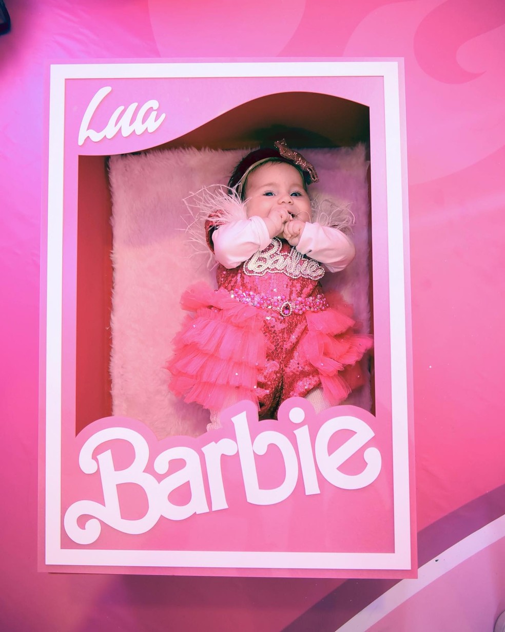 Viih Tube, Eliezer e Lua Di Felice: mesversário da Barbie — Foto: Instagram