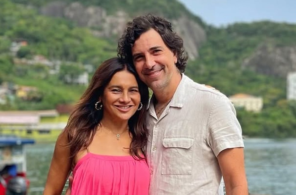 Dira Paes e filho mais velho impressionam por semelhança em evento no Rio