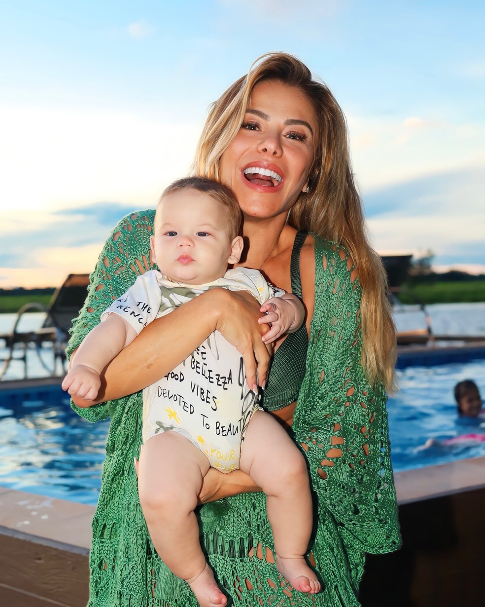 Poliana Rocha com o neto, Jos&eacute; Leonardo &mdash; Foto: Reprodu&ccedil;&atilde;o/Instagram