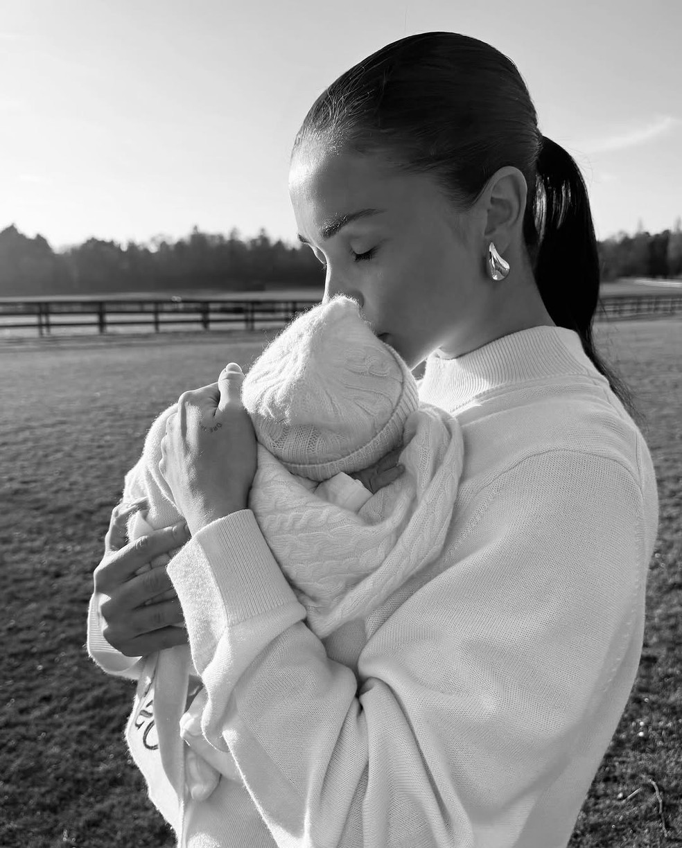 Ed Westwick apresenta o primeiro filho — Foto: Reprodução/Instagram