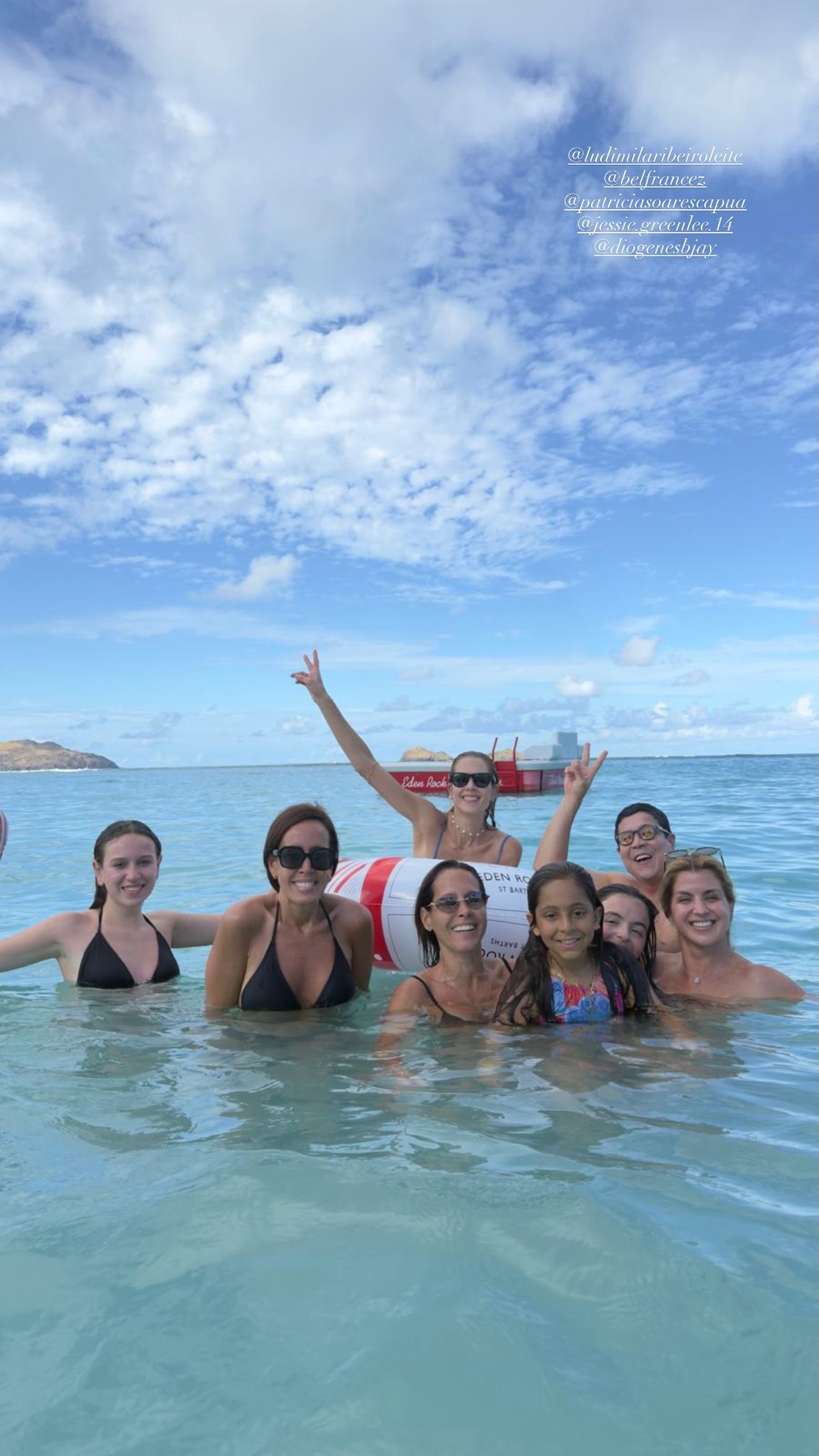 Gianne Albertoni, Débora Nascimento e Monique Alfradique em St. Barths, no Caribe — Foto: Reprodução/Instagram