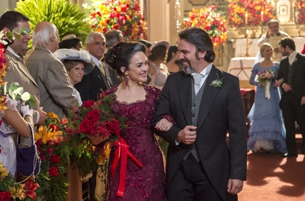 Casamento de Julieta (Gabriela Duarte) e Aurélio (Marcelo Faria) em Orgulho e Paixão (Globo, 2018) — Foto: Estevam Avellar/TV Globo