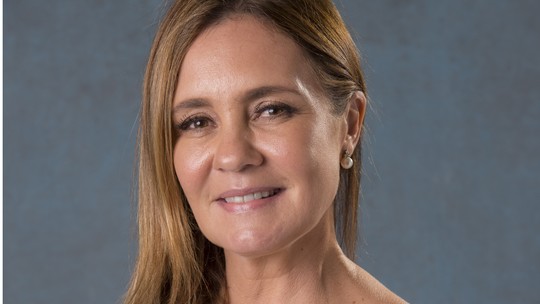 Adriana Esteves faz 35 anos de carreira: 'Mais tranquila e menos controladora'