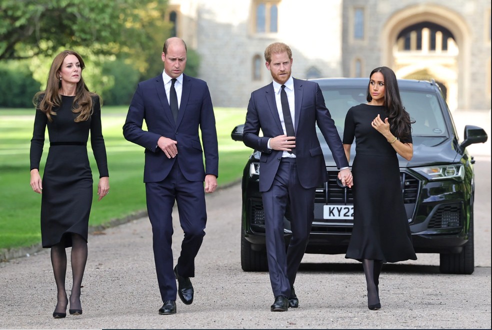 Kate Middleton, o príncipe William, o príncipe Harry e Meghan Markle no funeral da Rainha Elizabeth II — Foto: Getty Images