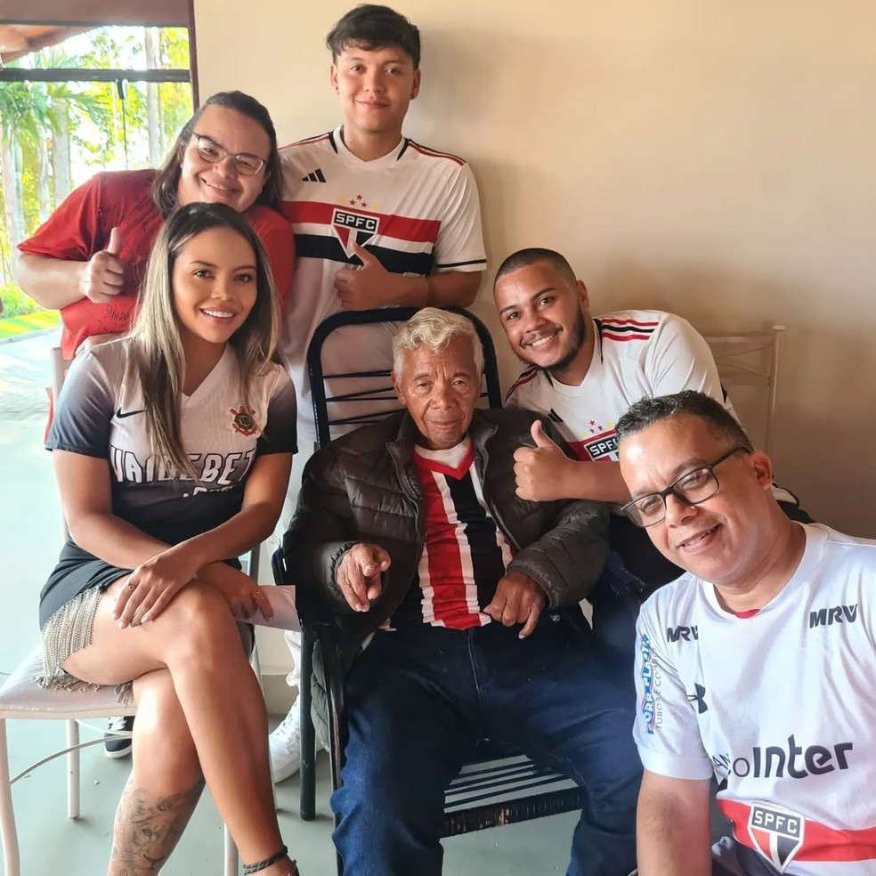Roque com os filhos — Foto: Reprodução/Instagram