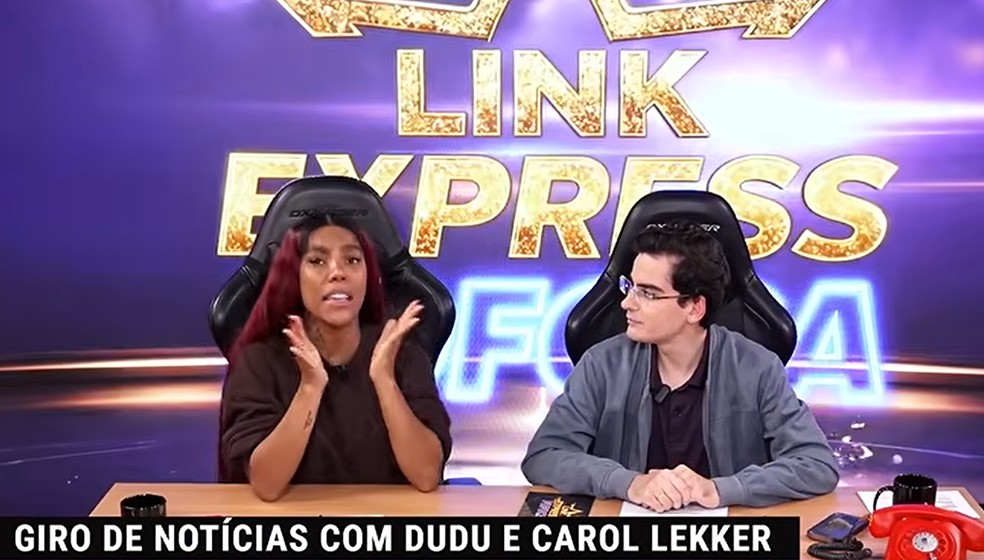 Carol Lekker e Dudu Camargo durante programa na Link TV — Foto: Reprodução/Instagram