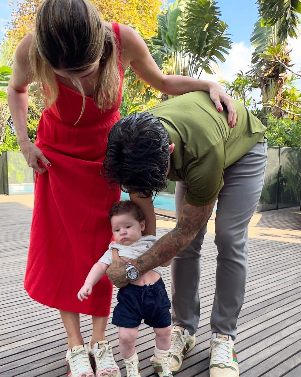 Álbum de fotos postado por Alexandre Pato — Foto: Reprodução/Instagram