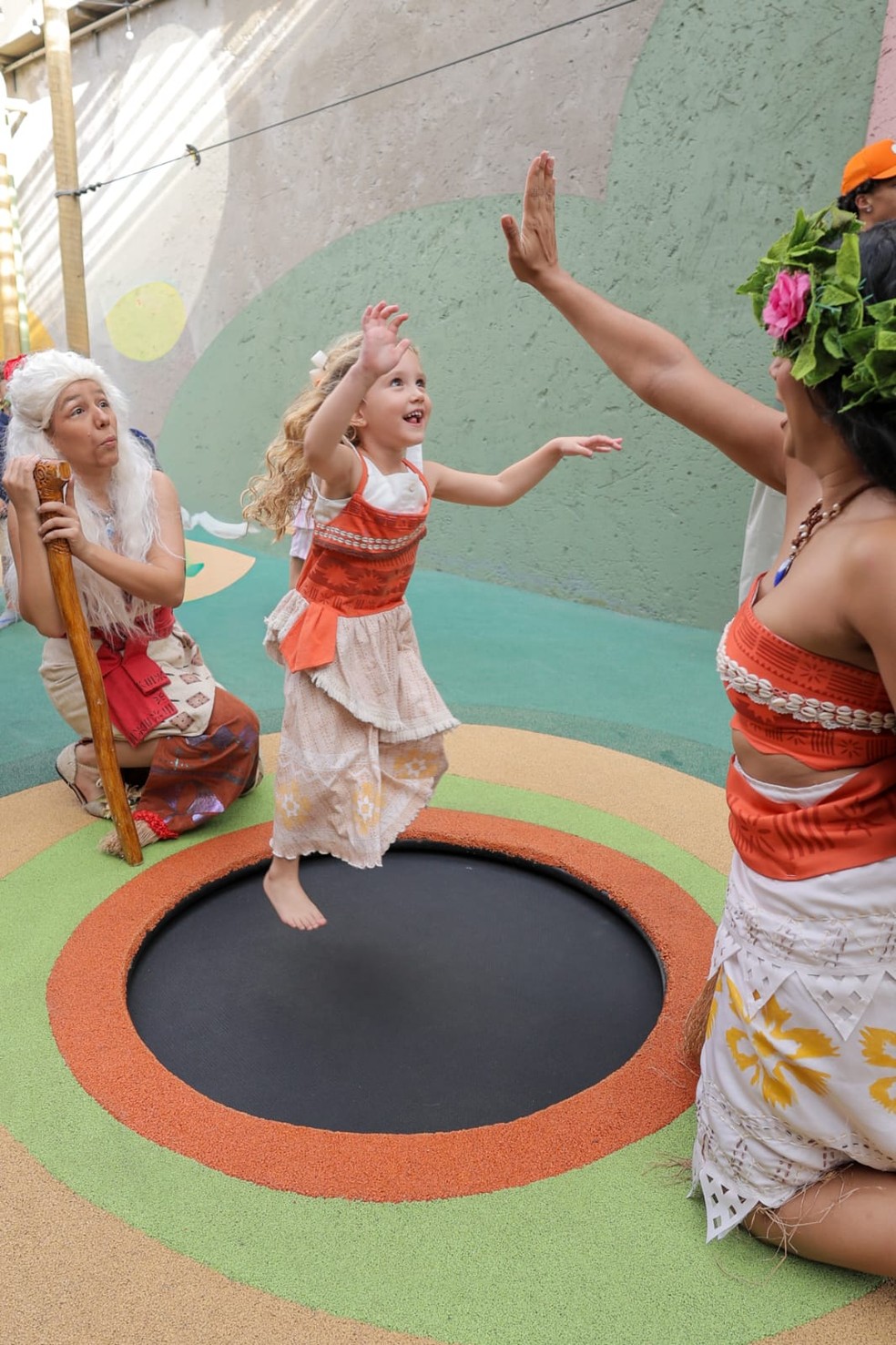 Lorena, filha de Renata Kuerten e Beto Senna, se diverte em festa de aniversário — Foto: Leticia Reis