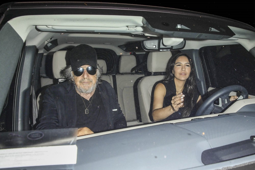 Al Pacino tem 'vale night' com a namorada 7 semanas após terem um bebê