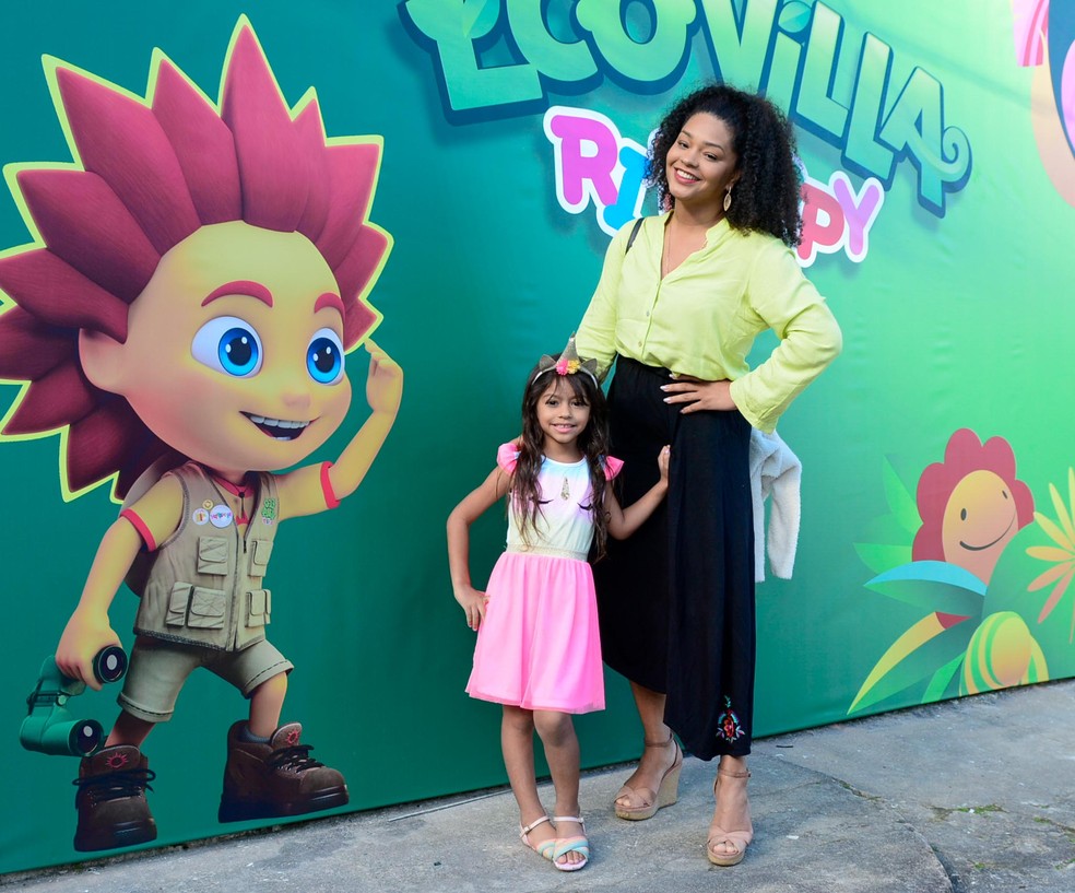 Juliana Alves com a filha Yolanda — Foto: Webert Belicio/AgNews