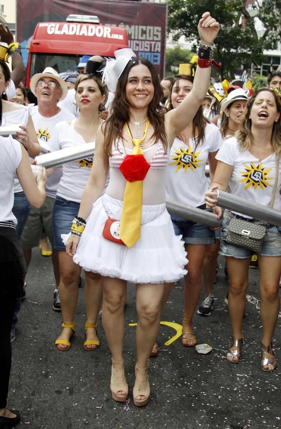 Alessandra Negrini, como palhacinha, no bloco do Acadêmicos do Baixo Augusta no Carnaval 2013 — Foto: Paduardo/AgNews