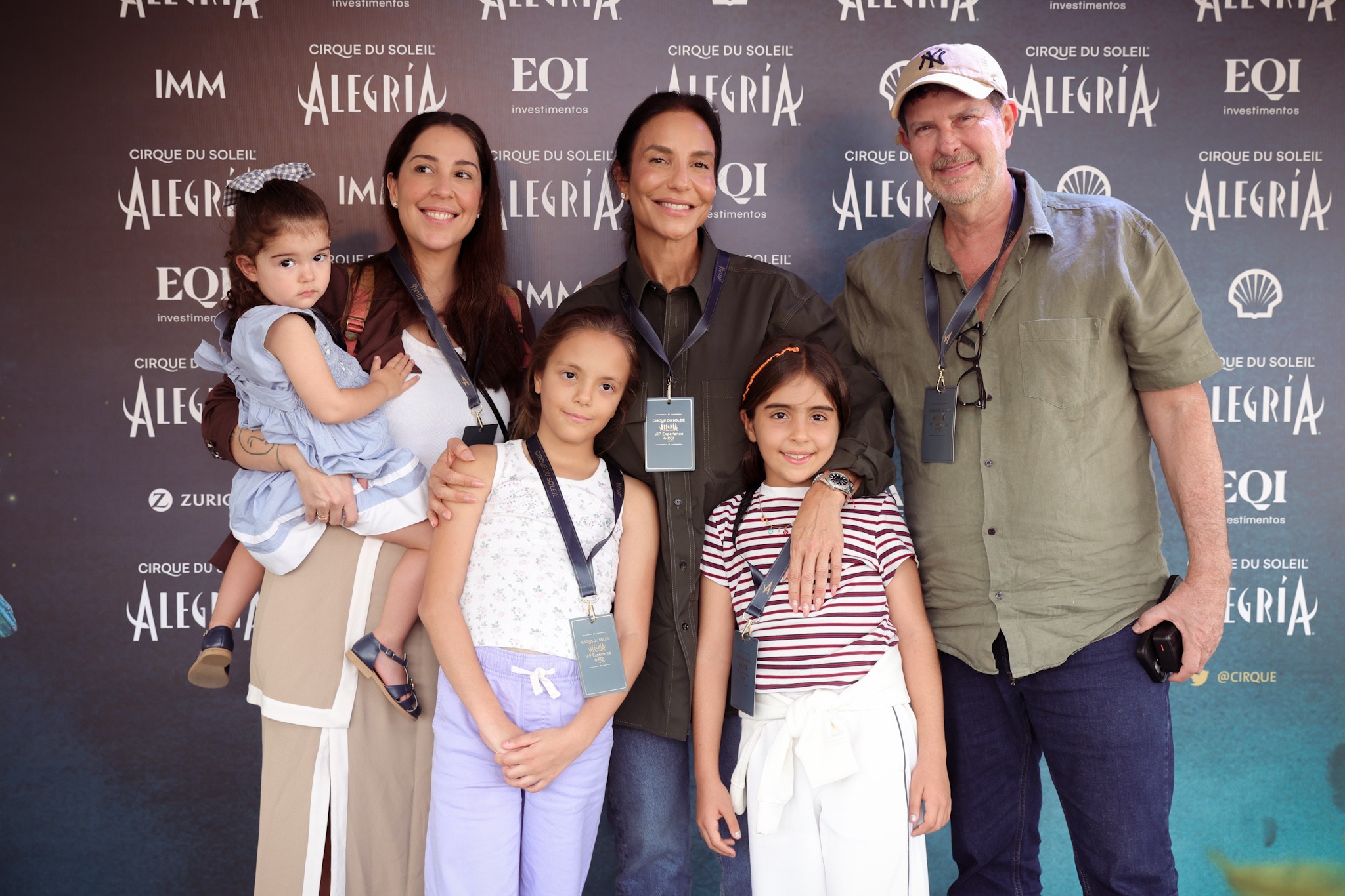 Ivete Sangalo vai com as filhas, Marina e Helena, ao Cirque du Soleil - QTU Questões do Universo