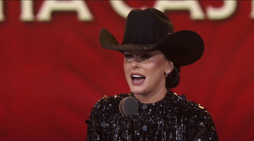 Ana Castela chora ao ganhar Grammy Latino de Melhor Álbum de Música ...