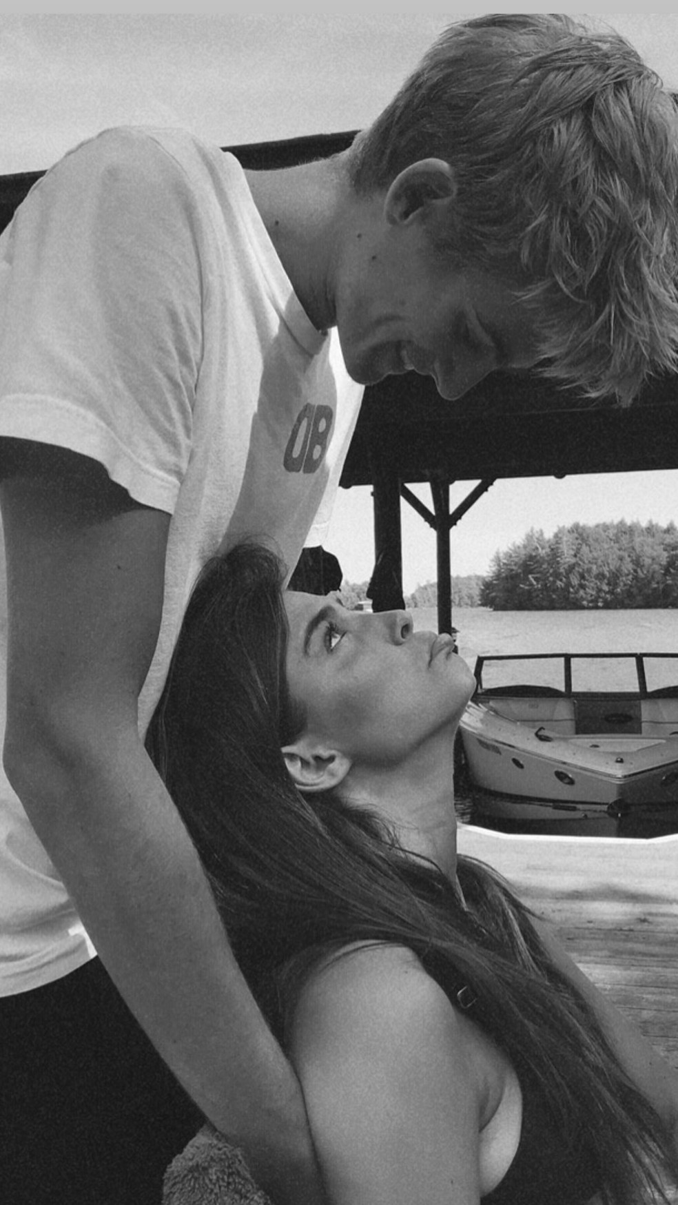 Charlotte D'Alessio homenageia o ex-namorado Presley Gerber (1999-2026), filho de Cindy Crawford e Rande Gerber — Foto: Reprodução/Instagram