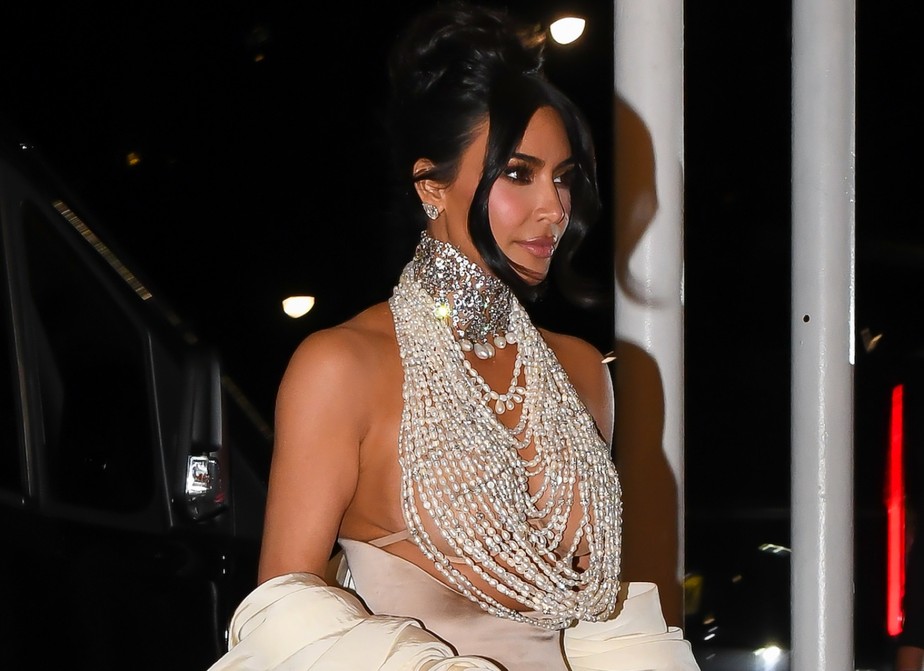 Bege no look: veja 10 peças para aderir ao mood de Kim Kardashian