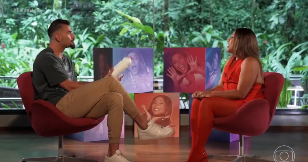 Nizam em entrevista com Blogueirinha no 'Fantástico' sobre BBB 24 — Foto: Reprodução/Globo