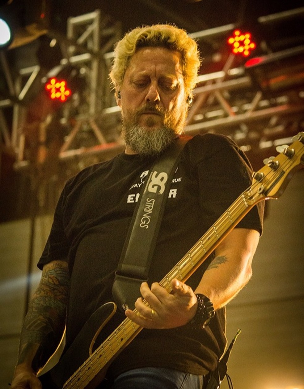 Morre Canisso, baixista do Raimundos, aos 57 anos