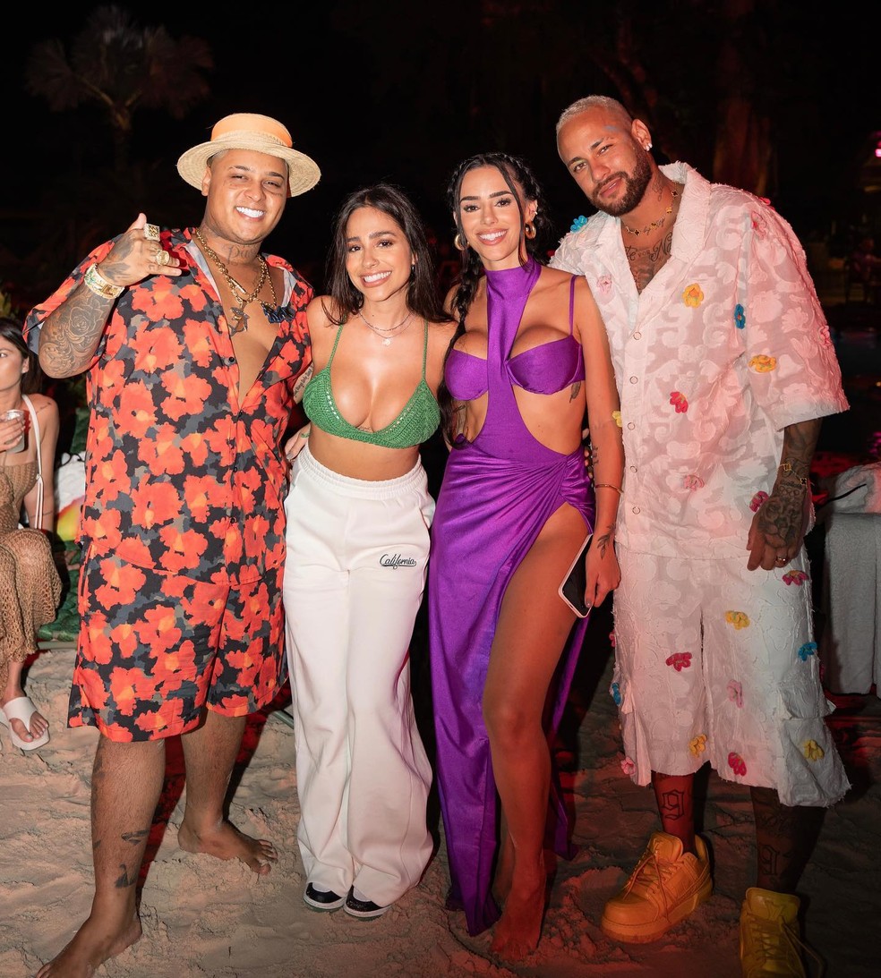 MC Ryan, Giovanna Roque, Bruna Biancardi e Neymar — Foto: Reprodução/Instagram