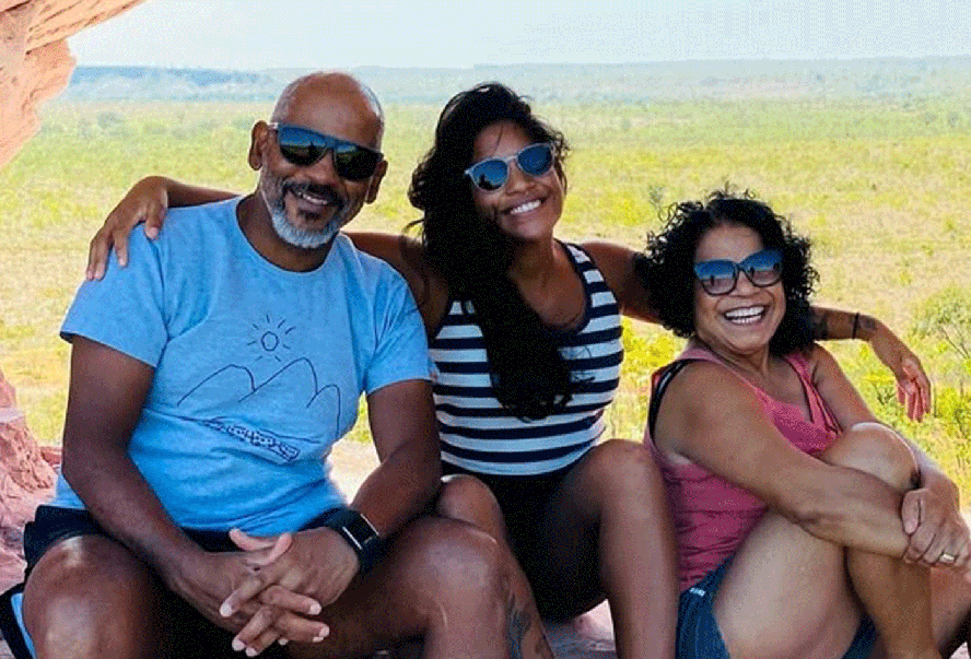 Juliana Marins com os pais