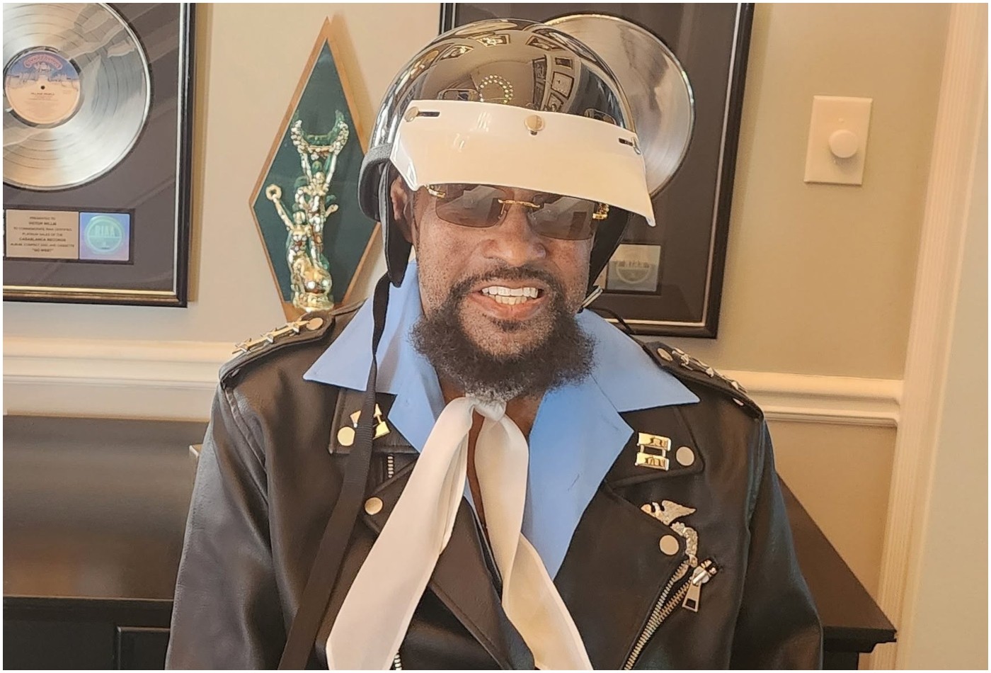 Policial do Village People, Victor Willis morre aos 75 anos; esposa cita 