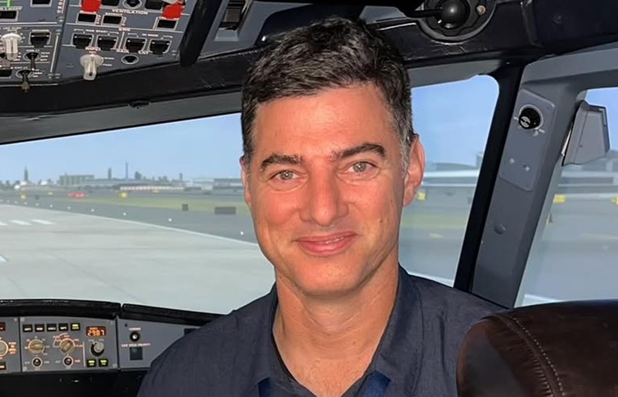 Guy Kapulnik era ator e piloto