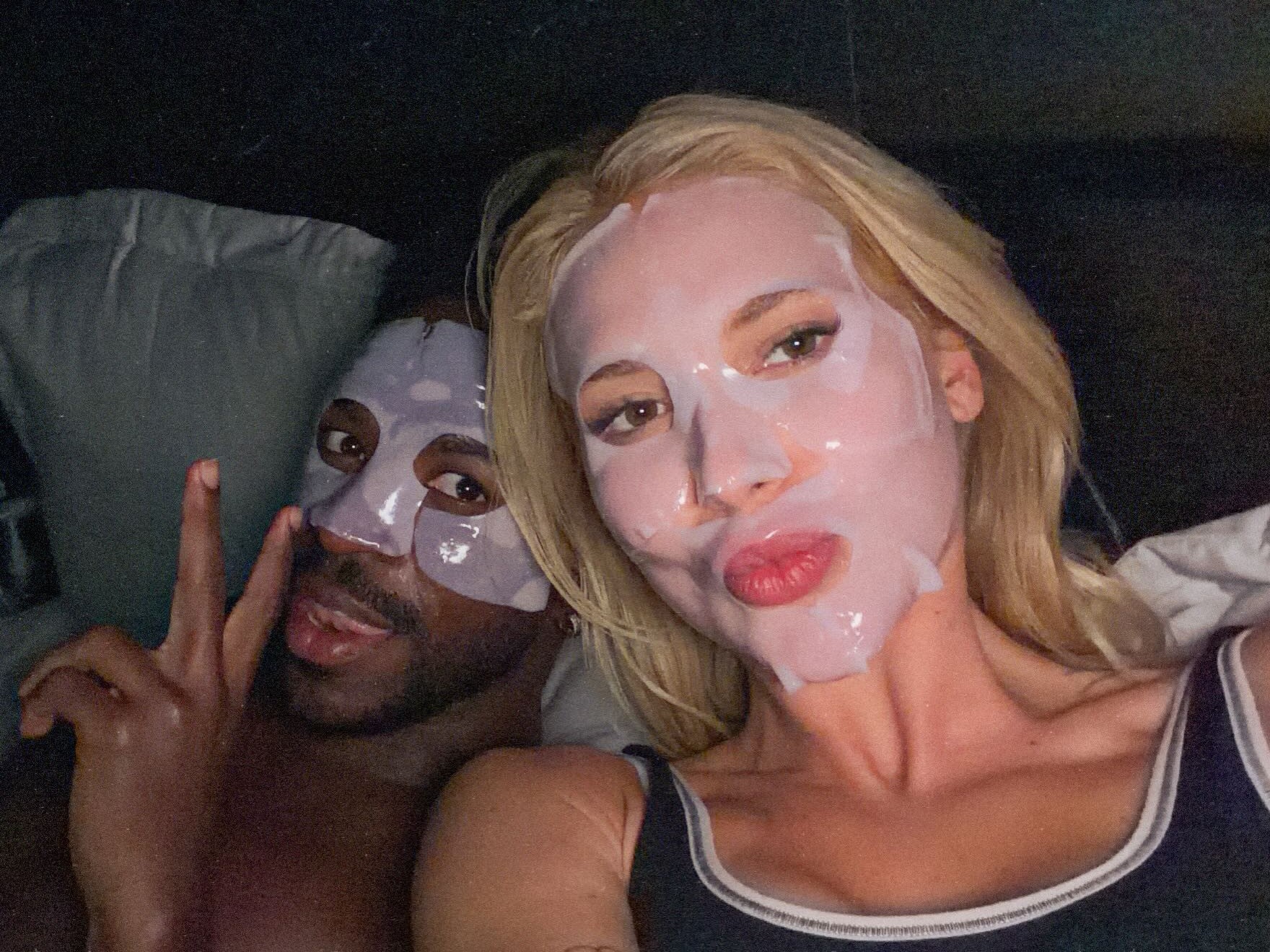 Virginia Fonseca mostra momento de skincare com Vini Jr. em álbum de fotos de setembro - Foto