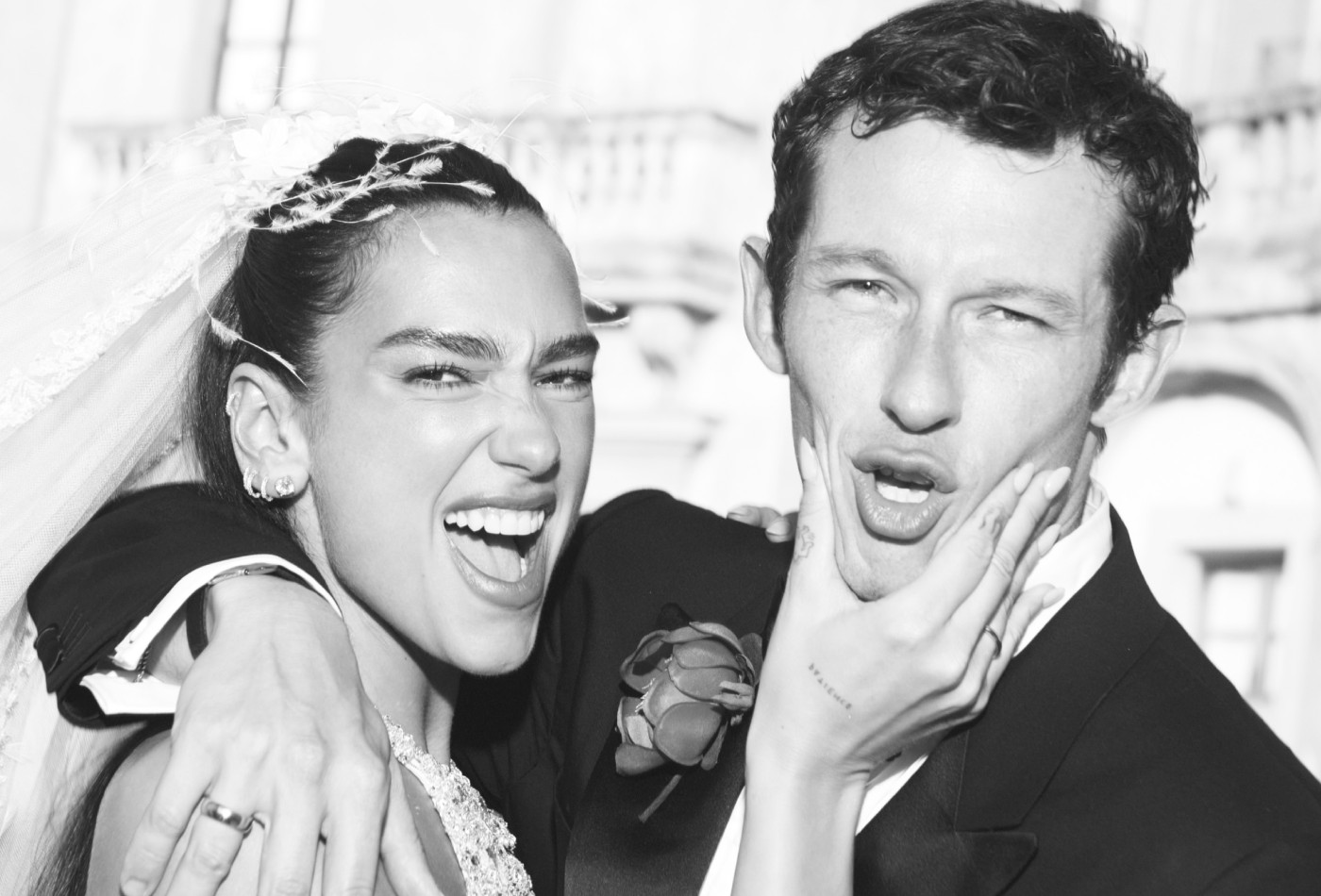 Dua Lipa fala pela primeira vez sobre casamento com Callum Turner e revela conselhos que recebeu: 