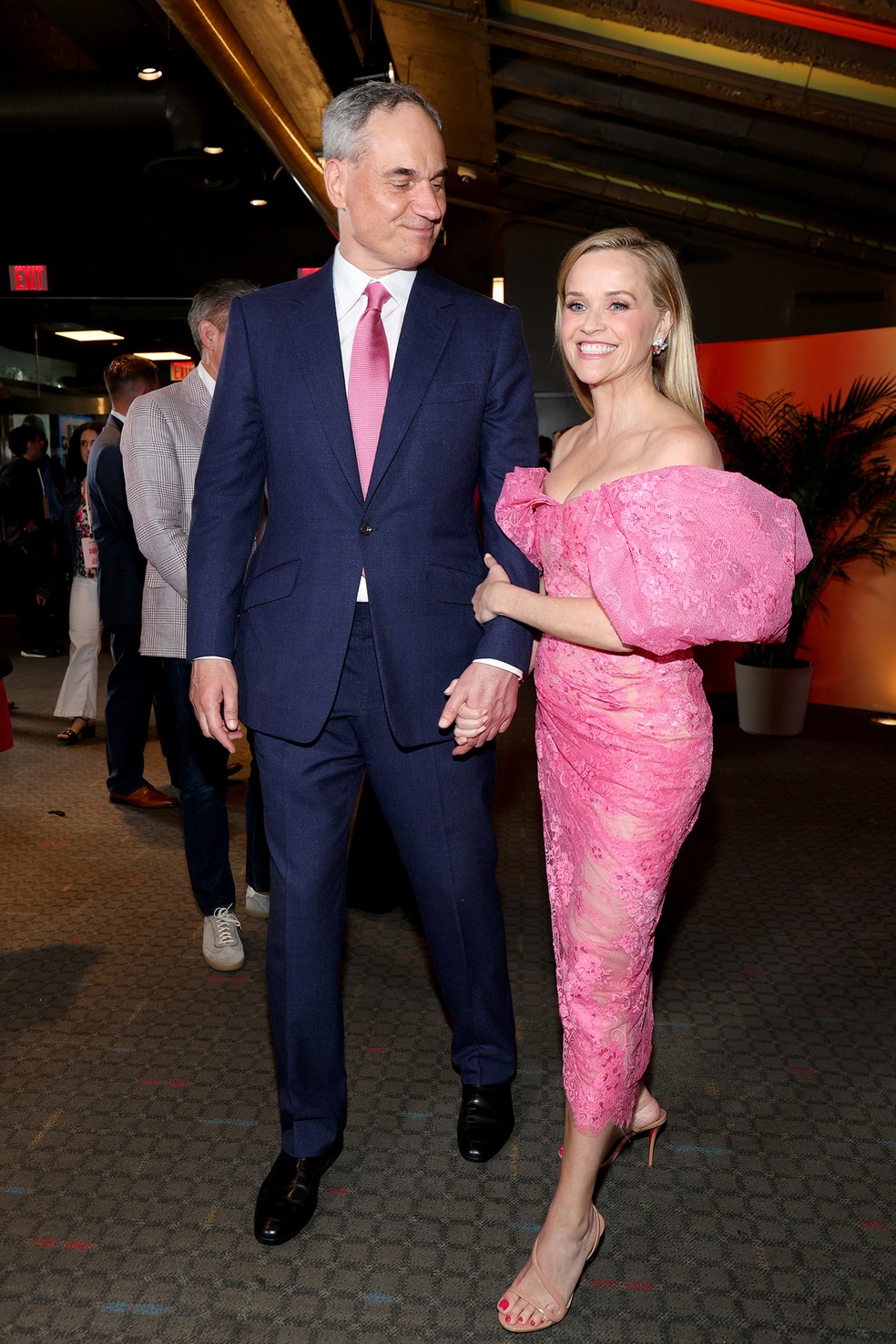 Reese Witherspoon e o namorado, Oliver Haarmann — Foto: Getty Images