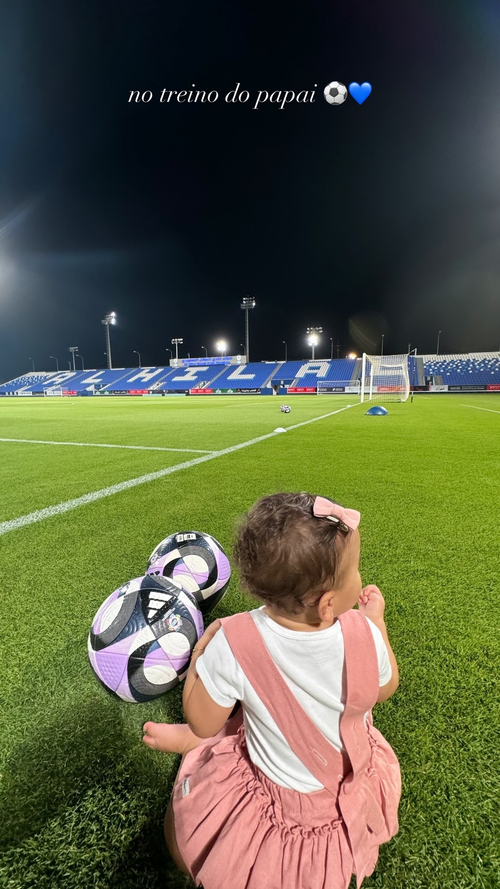 Bruna Biancardi leva Mavie para assistir treino de Neymar na Arábia Saudita