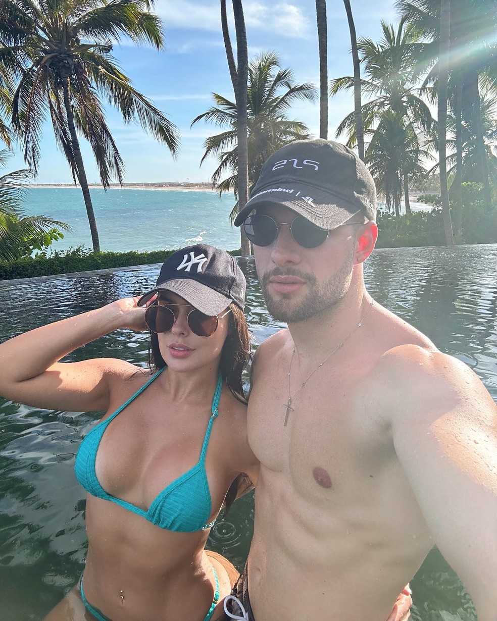 Larissa Santos e novo namorado — Foto: Reprodução / Instagram