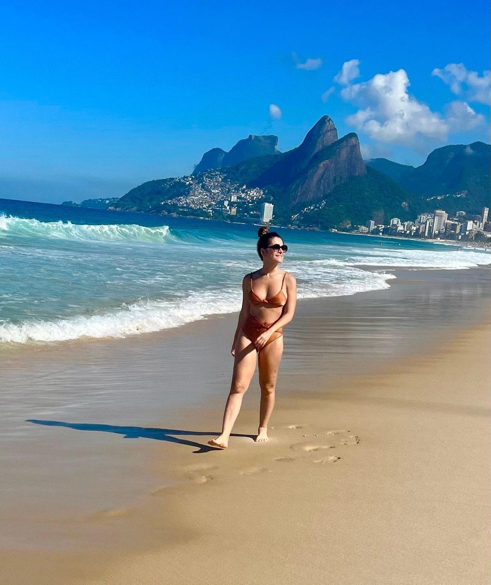Ingrid Guimarães em praia no Rio — Foto: Instagram
