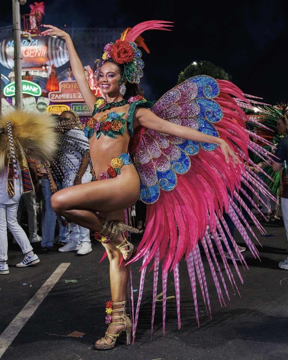Alane Dias estreia na Grande Rio — Foto: Divulgação