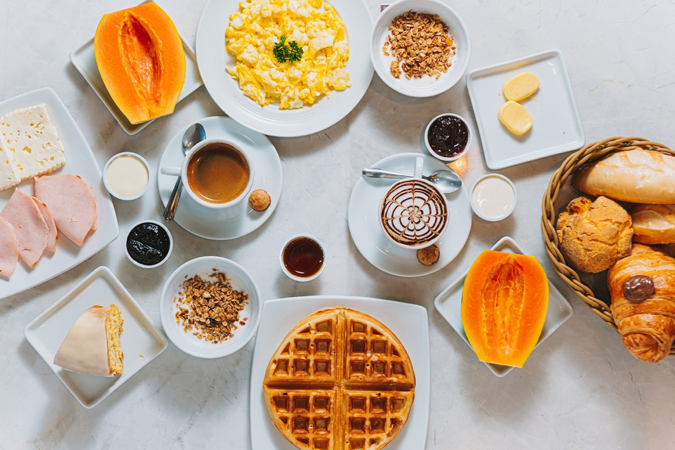 Cardin: inspirado em conceito europeu de cafeterias, casa carioca é ...